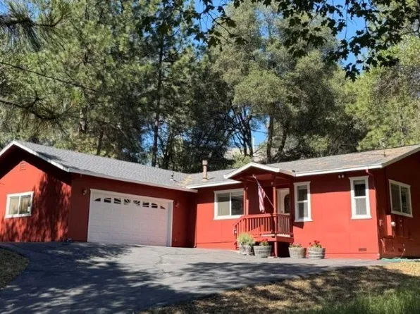 13161 Mohrmann St, Groveland, CA 95321