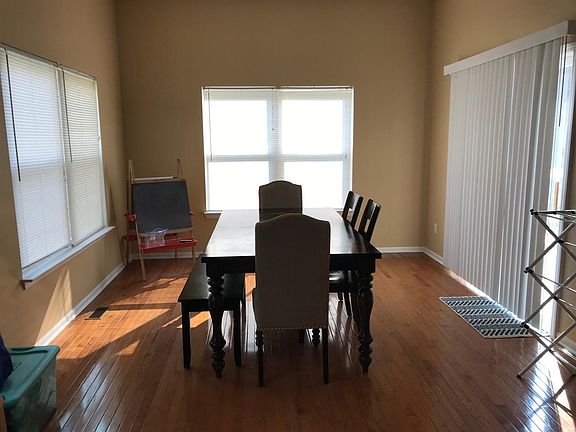 3rd image of 1556 Chapleau Dr