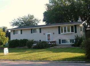 211 Thelma St, Hudson, IA 50643
