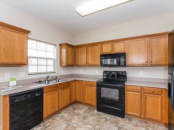 5th image of 1146 Danbrooke Dr
