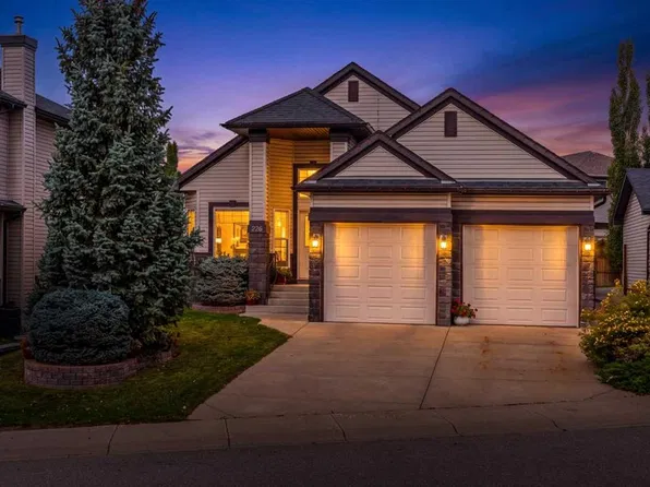 226 E Tusslewood Ter NW, Calgary, AB T3L 2W5