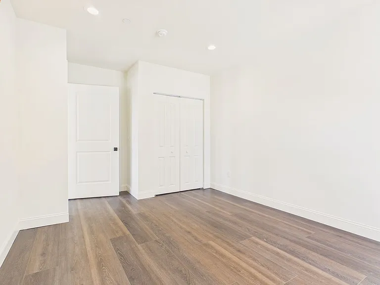 1400 Market St — Photo 17