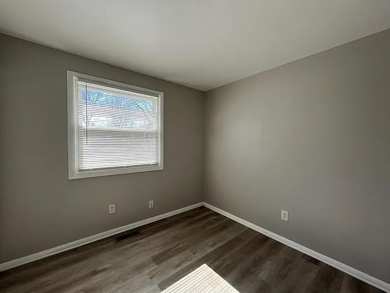 11020 McDowell Dr — Photo 13