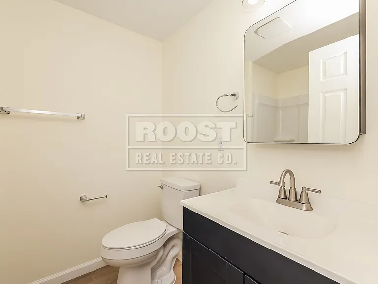955 Avondale Ave — Photo 7