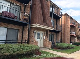 1927 Michigan City Rd APT 3E, Calumet City, IL 60409