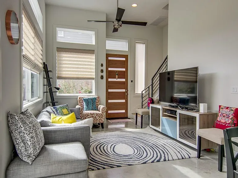 1702 W Saint Johns Ave #B — Photo 6