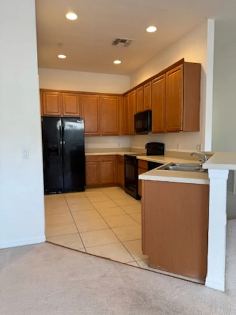 Apopka Overlook At Parkside Condominium 2 Bedroom 2 Bath with 1 car garage -Comfortable Living! — Photo 2