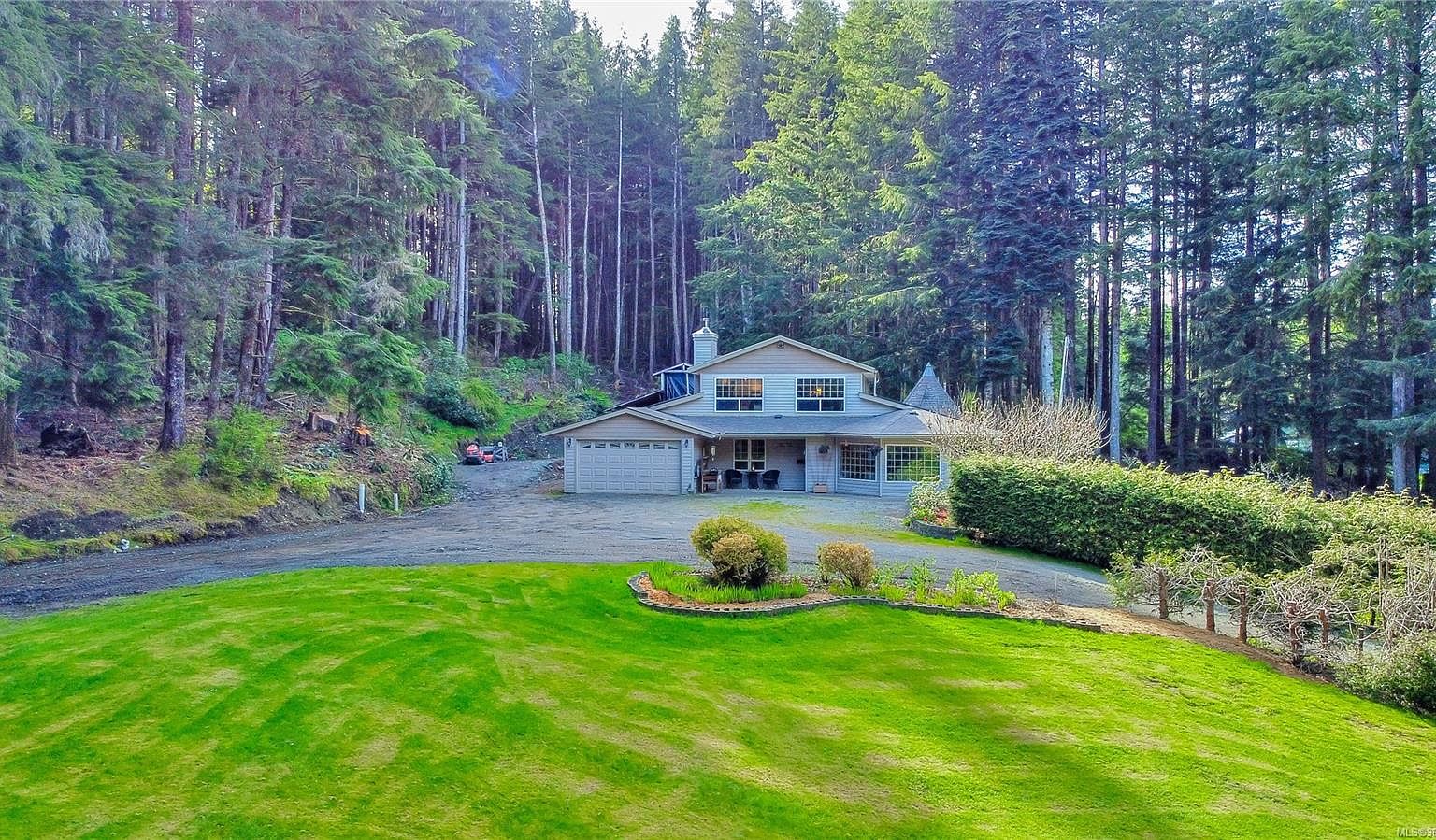 701 Nimpkish Heights Rd, Mount Waddington, BC V0N 2R0 MLS 961562