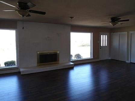 4th image of 325 Crescent Dr