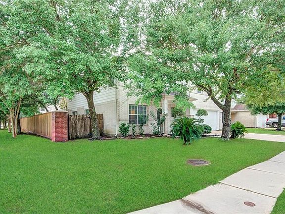 3rd image of 19803 Hollington Dr