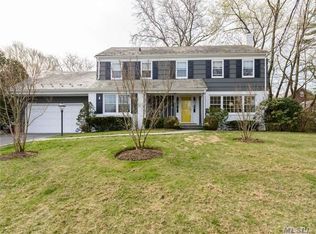 650 Hunt Ln, Manhasset, NY 11030