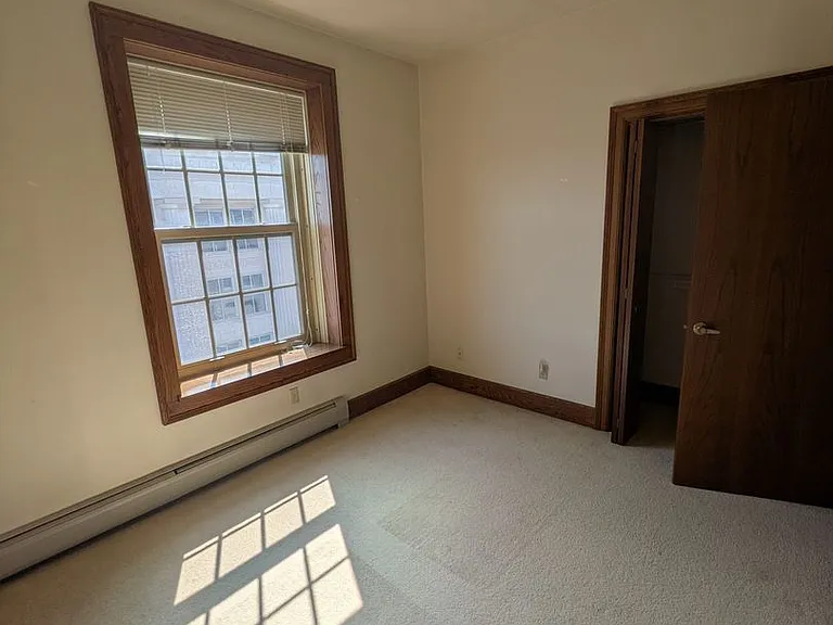 1408 Strongs Ave — Photo 7
