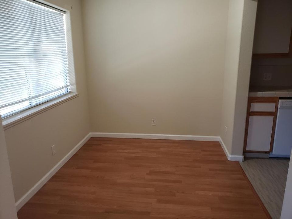2nd image of 217 E Taylor St #5