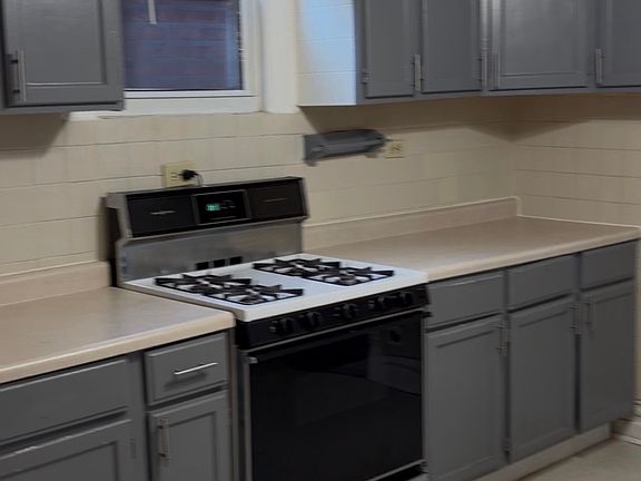 4th image of 3450 W 61st St Unit 1