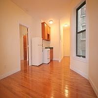2nd image of 118 E 82nd St