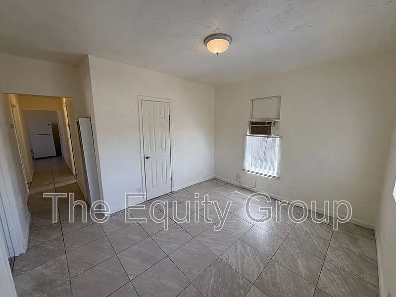 Building Photo - 326 S L St #A