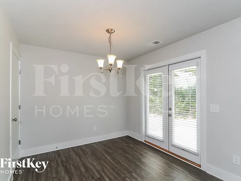 4535 Bonneville Dr — Photo 5
