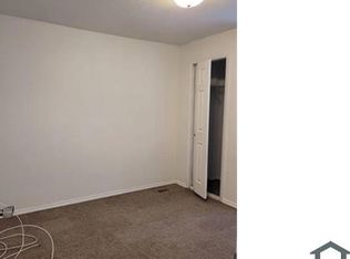 8360 S Mackinaw Ave #1F, Chicago, IL 60617