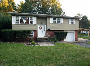 28 Benedict St, Castleton, NY 12033