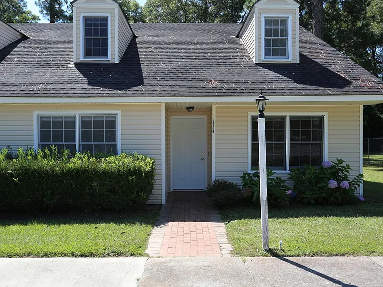 226B Courtney Way — Photo 1