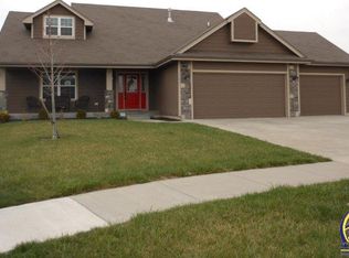 8008 SW 27th Ct, Topeka, KS 66614