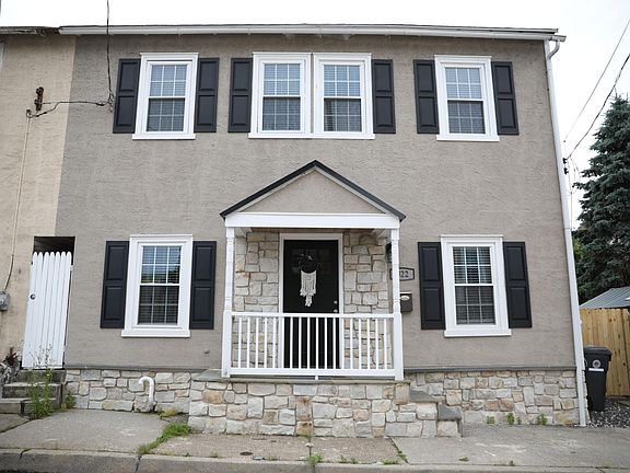 2nd image of 322 Walnut St