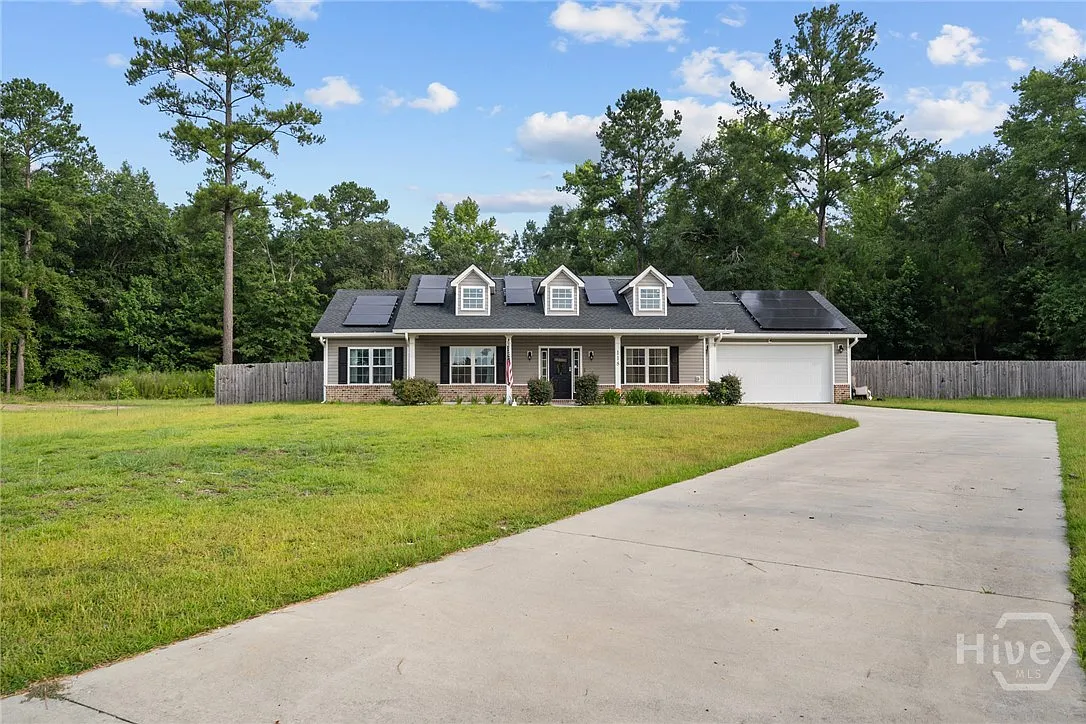 3 bed, 2.0 bath, 1644 sqft, $2,250 — Photo 2