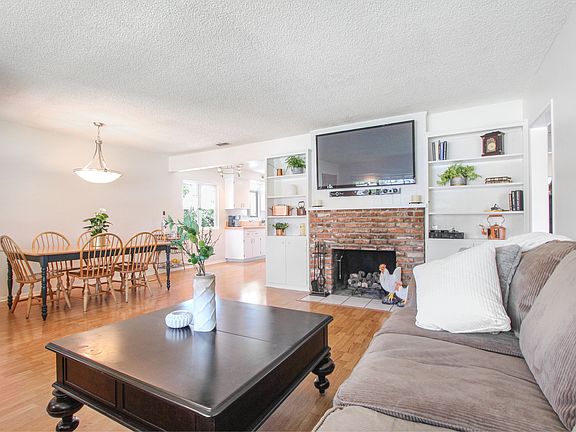 4th image of 1515 Nearglen Ave
