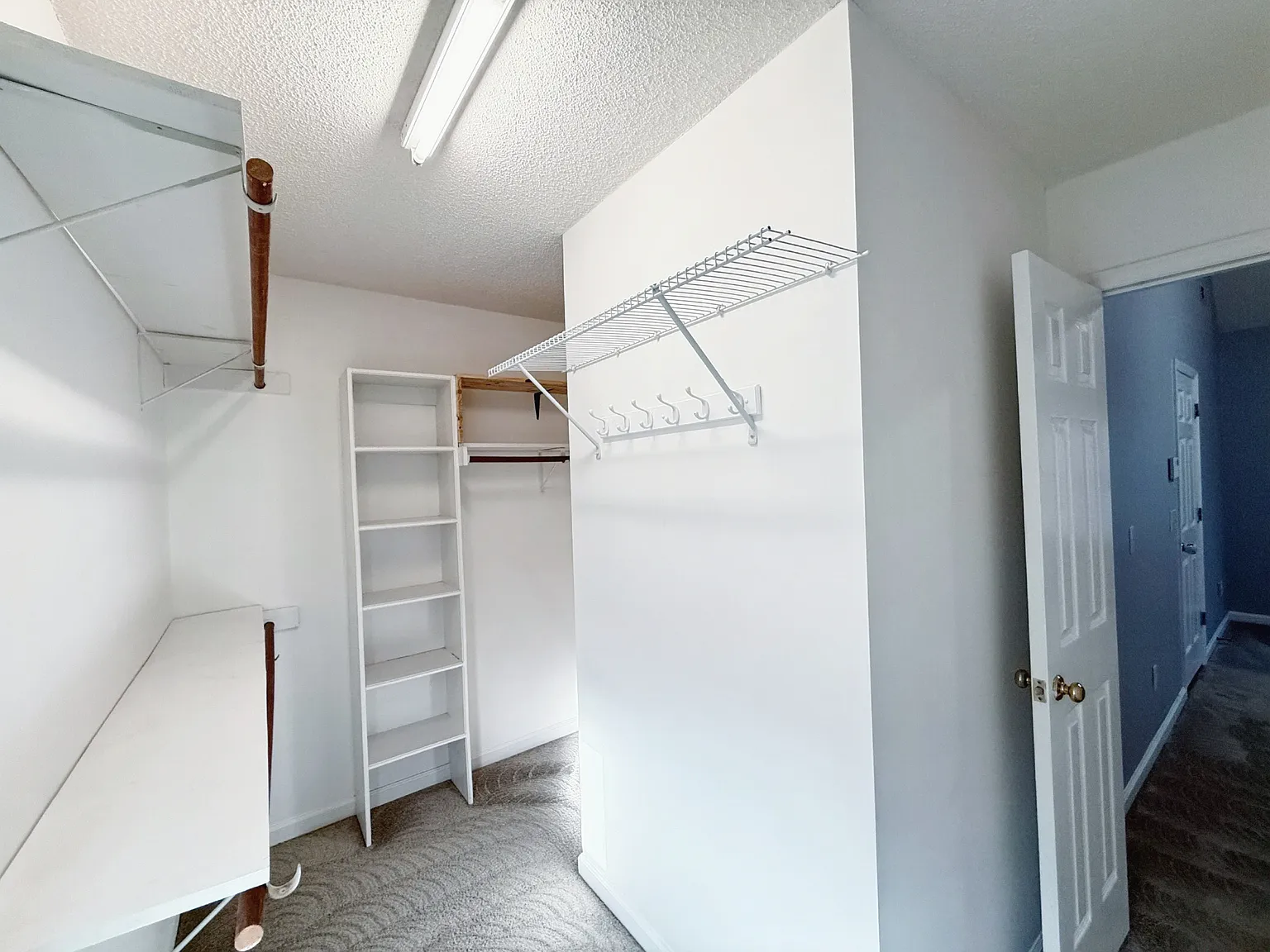 3 bed, 2010 sqft, $2,400 — Photo 3