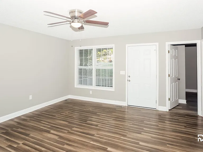 978 Braxton Dr — Photo 6