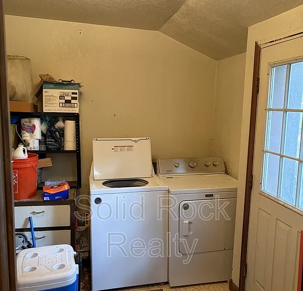 511 E Cache La Poudre St #B — Photo 12