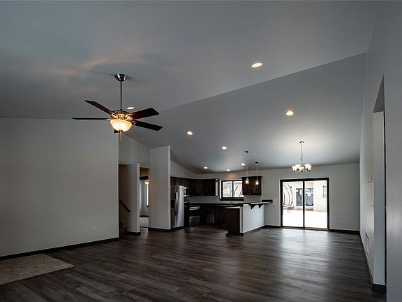 2nd image of 1208 Prairie Dawn