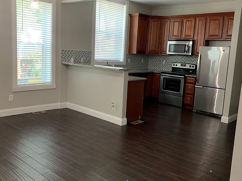 1st image of 6028 Kingsbury Ave