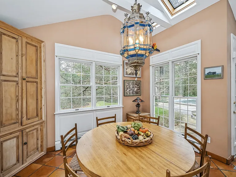 37 Indian Rd — Photo 11