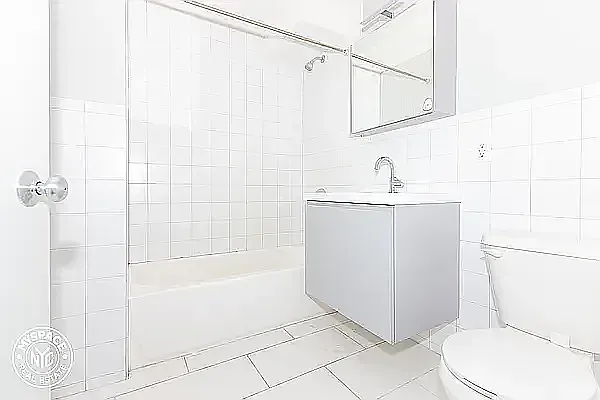 Rented by MySpaceNYC | media 25