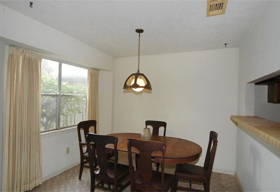 2nd image of 10011 Stonemont Rd