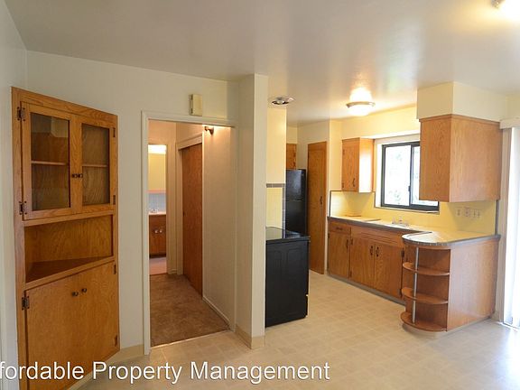 5th image of 22597 Norwood Dr