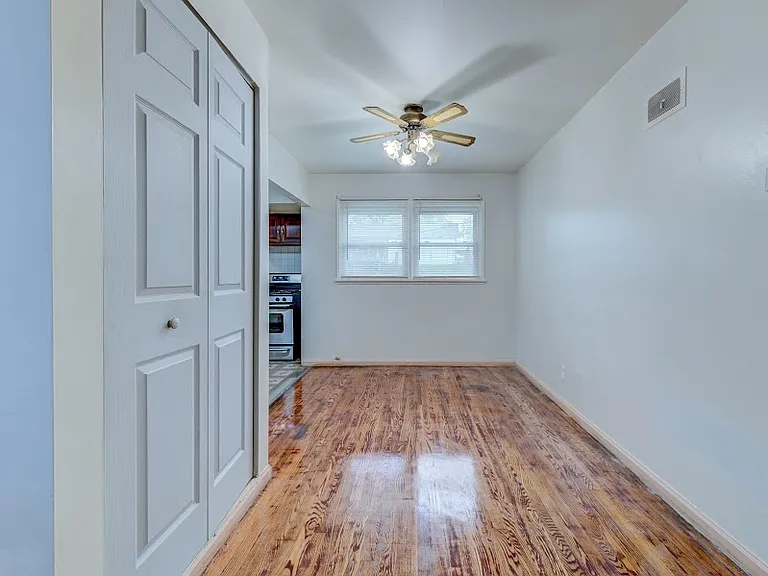 4469 Mohegan Dr — Photo 7