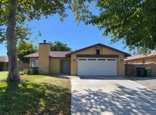2116 W Avenue K15, Lancaster, CA 93536