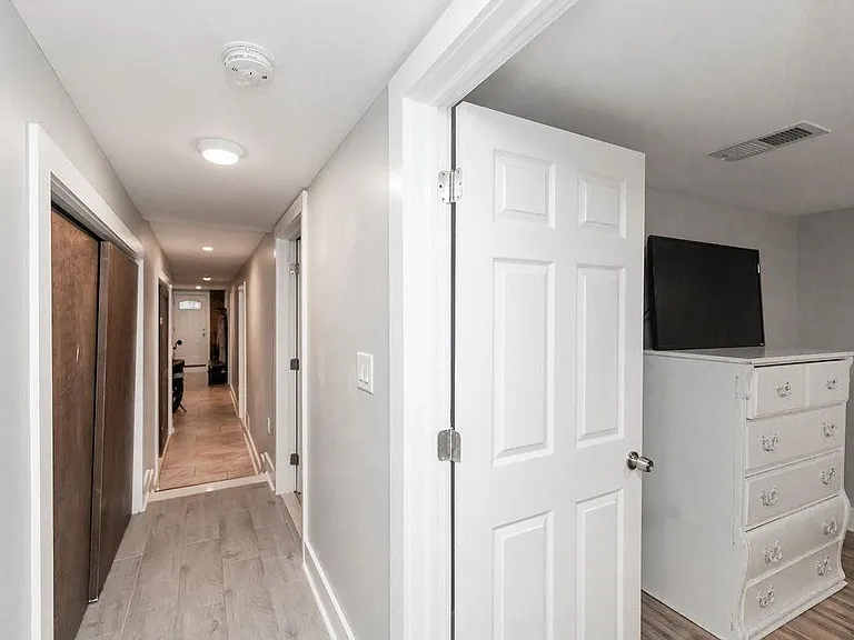 8 Elizabeth St #1 — Photo 10