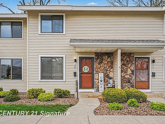 3rd image of 309 Cherryview Dr
