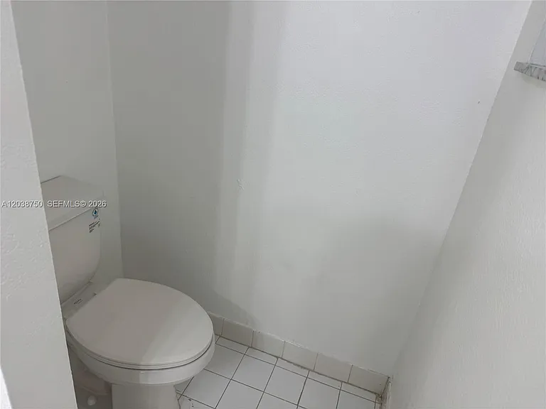 4235 N University Dr #202 — Photo 22