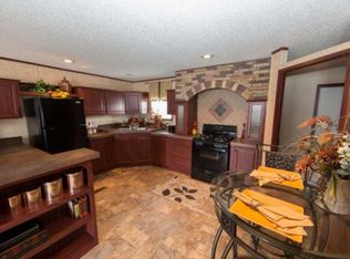 15621 Pine Ridge Dr, Linden, MI 48451