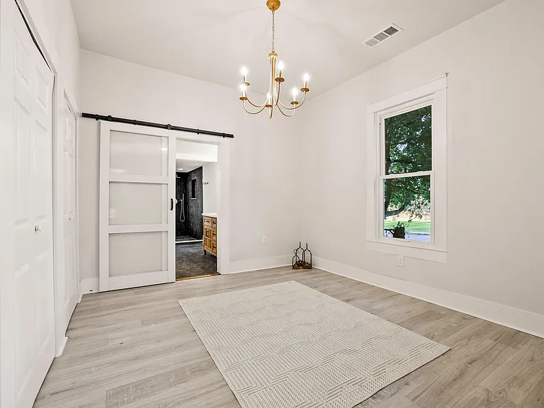 431 E Hull St — Photo 30
