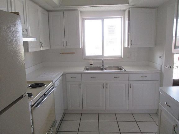 3rd image of 3813 Lake Bayshore Dr