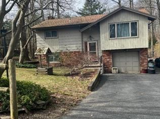 28 Temple Trl, Hopatcong, NJ 07843