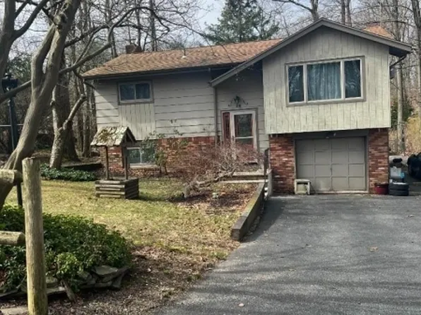 28 Temple Trl, Hopatcong Boro, NJ 07843