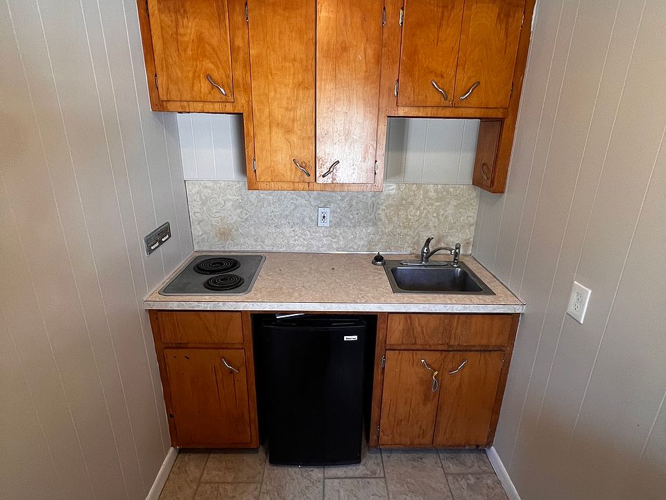 2nd image of 39 Oxford Ave APT 5