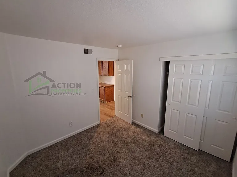 3835 Hunters Glen Pl — Photo 47