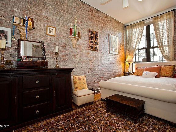 4th image of 178 Suffolk St APT 4